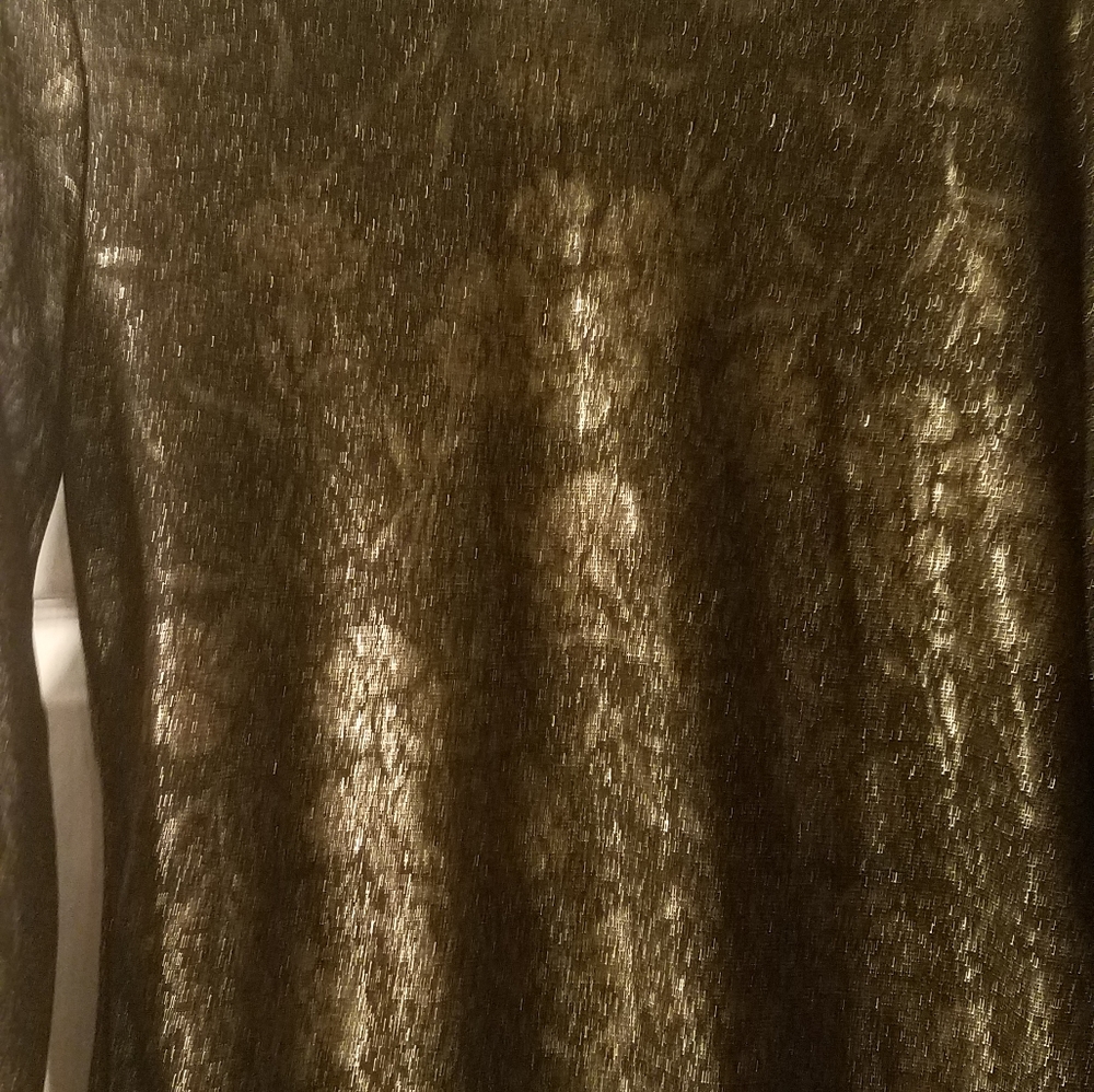 Top - Picture 2 of 2
